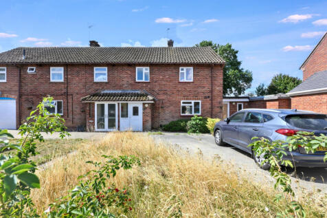 3 bedroom semi-detached house for sale