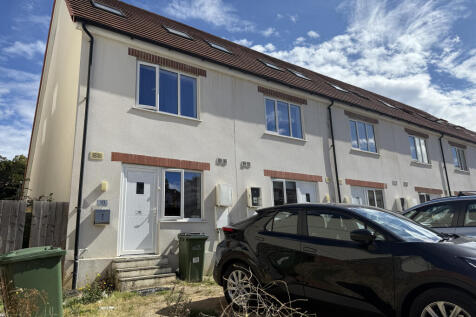 5 bedroom terraced house for sale