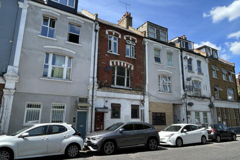 5 bedroom terraced house for sale