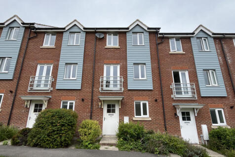 4 bedroom terraced house for sale