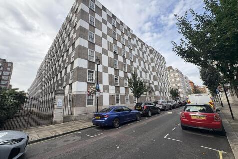 3 bedroom flat for sale