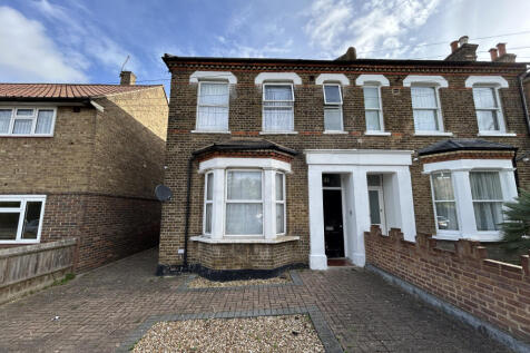 5 bedroom semi-detached house for sale