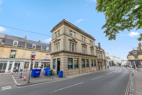 5 bedroom flat for sale
