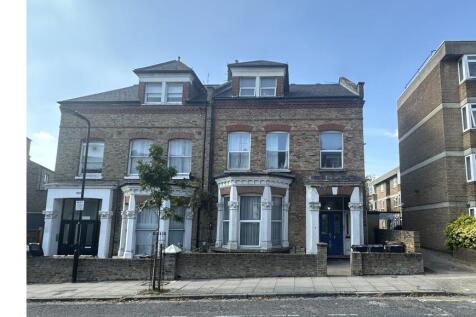 6 bedroom semi-detached house for sale