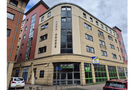 4 bedroom flat for sale