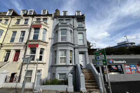 3 bedroom maisonette for sale