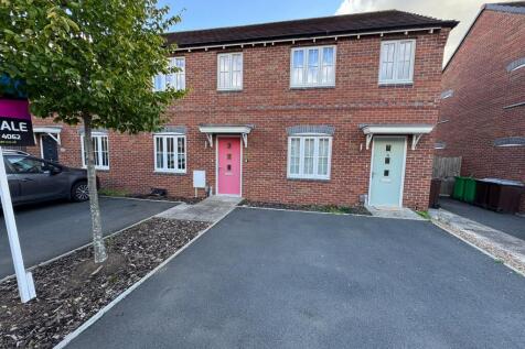 3 bedroom terraced house for sale