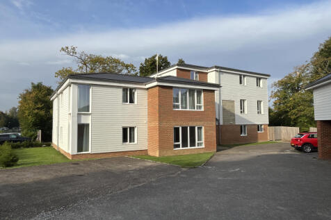 8 bedroom flat for sale
