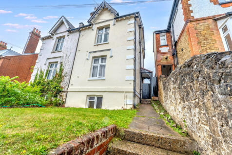 6 bedroom house of multiple occupation for sale