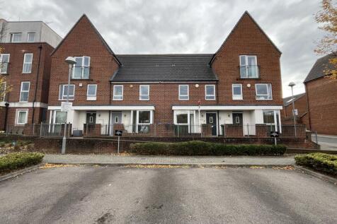 3 bedroom terraced house for sale