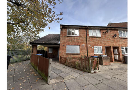 2 bedroom end of terrace house for sale