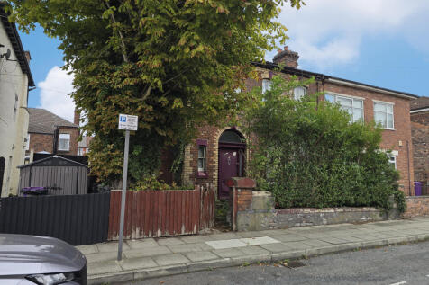 5 bedroom semi-detached house for sale