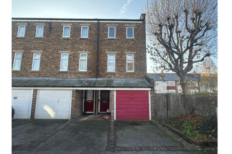 4 bedroom terraced house for sale