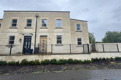 2 bedroom semi-detached house for sale