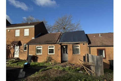 2 bedroom terraced house for sale