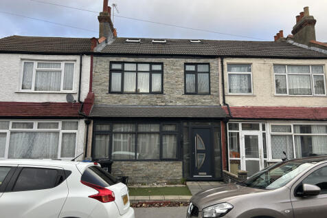 4 bedroom terraced house for sale