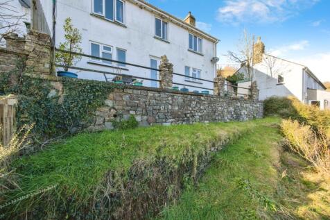 4 bedroom end of terrace house for sale