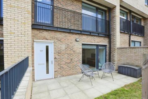 2 bedroom maisonette for sale