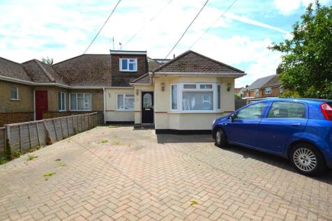 Queen Elizabeth Chase, Rochford 4 bed chalet for sale