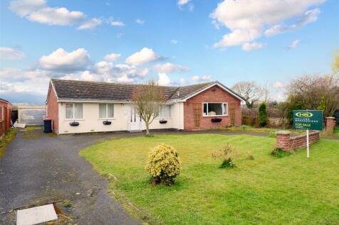 4 bedroom detached bungalow for sale