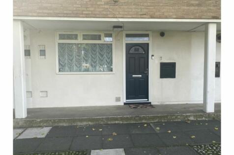 3 bedroom ground floor maisonette for sale