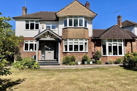 Bridle Road, Esher 4 bed detached house for sale
