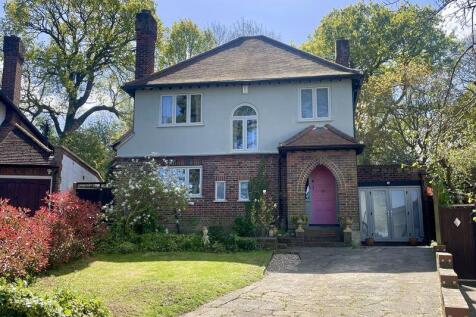 Hinchley Close, Esher 4 bed detached house for sale