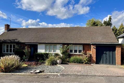 Trystings Close, Esher 3 bed bungalow for sale