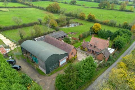 3 bedroom equestrian property for sale