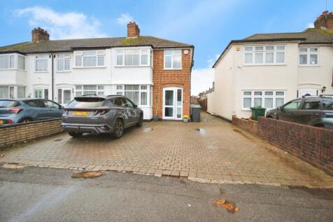 4 bedroom semi-detached house for sale
