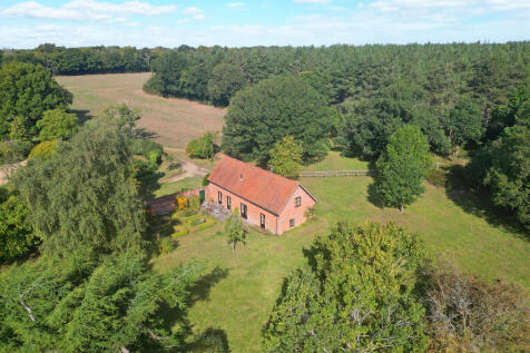 Old Hall Lane, Bentley 3 bed detached house for sale