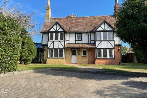 5 bedroom cottage for sale