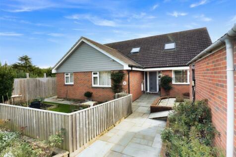 4 bedroom detached bungalow for sale