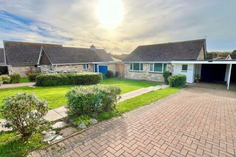 Colwell Bay, Isle of Wight 2 bed detached bungalow for sale
