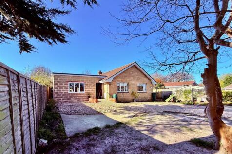 Totland Bay, Isle of Wight 2 bed detached bungalow for sale
