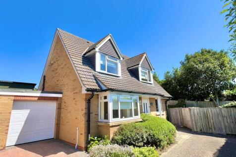 Freshwater, Isle of Wight 3 bed detached house for sale