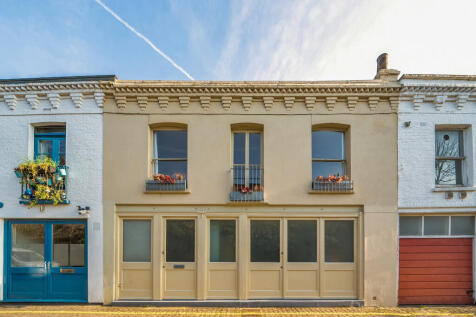 2 bedroom mews property for sale