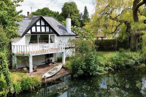 The Drive, Bourne End SL8 4 bed detached house for sale