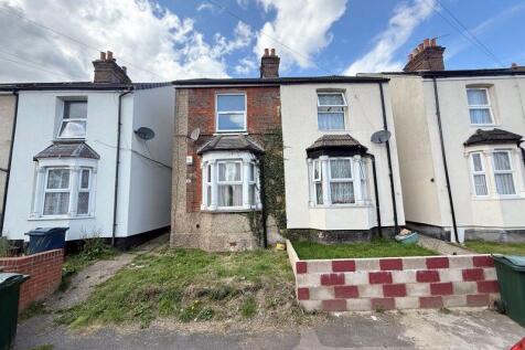 Lindsay Avenue, High Wycombe HP12 3 bed semi