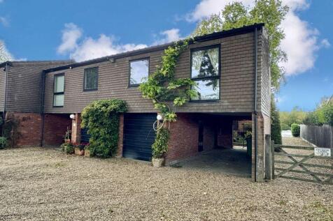 Jeffries Court, Bourne End SL8 3 bed end of terrace house for sale