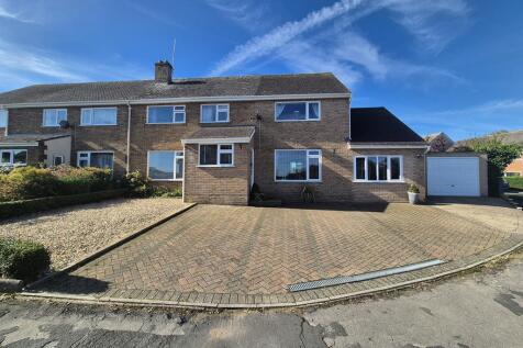 Bushfield Road, Crewkerne TA18 4 bed semi