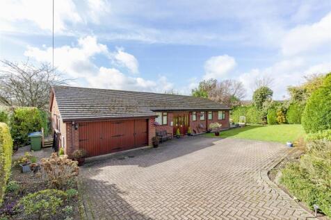 4 bedroom detached bungalow for sale