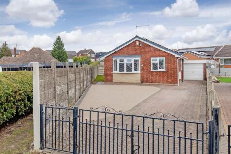2 bedroom detached bungalow for sale