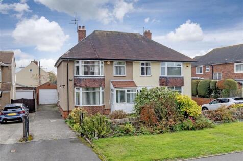 3 bedroom semi-detached house for sale