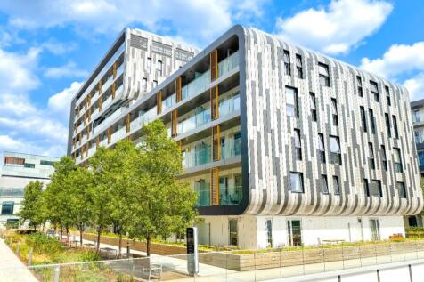 Love Lane, Woolwich, London, SE18 6GW 1 bed ground floor flat for sale