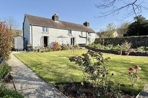 3 bedroom cottage for sale