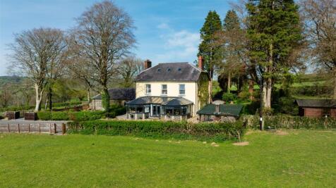 4 bedroom smallholding for sale