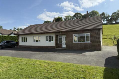 Llanwnnen, Lampeter 4 bed detached bungalow for sale