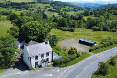 Pumpsaint, Llanwrda 5 bed property with land for sale