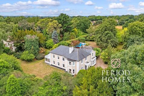 5 bedroom country house for sale